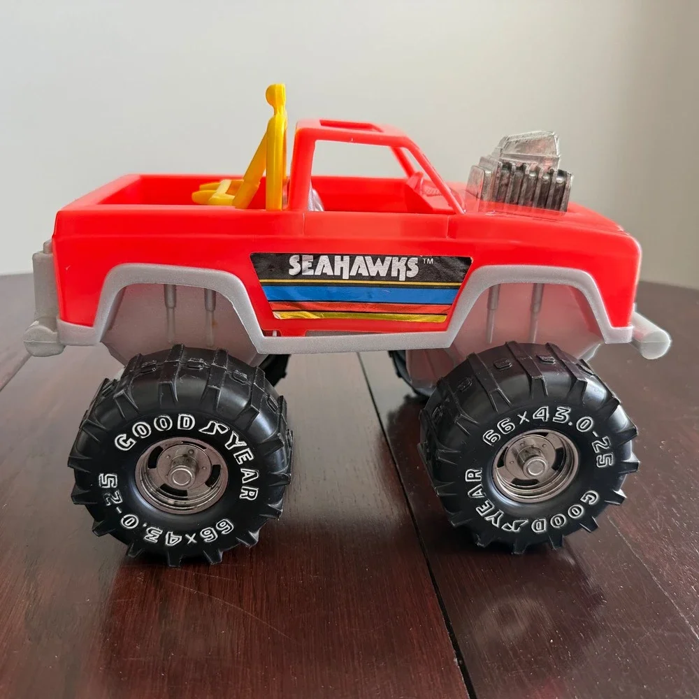 Vintage 1980 Yellow‎ Jeep Buggy Toy Car #44 Goodyear Wrangler